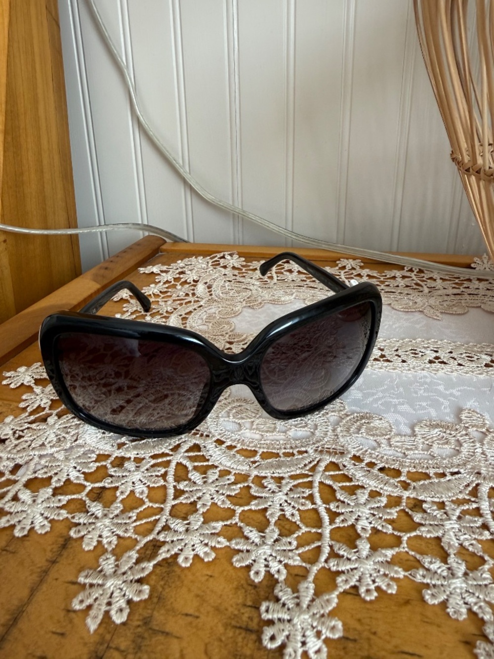 Chanel Bow Black and White Sunglasses - Picture 3 of 4